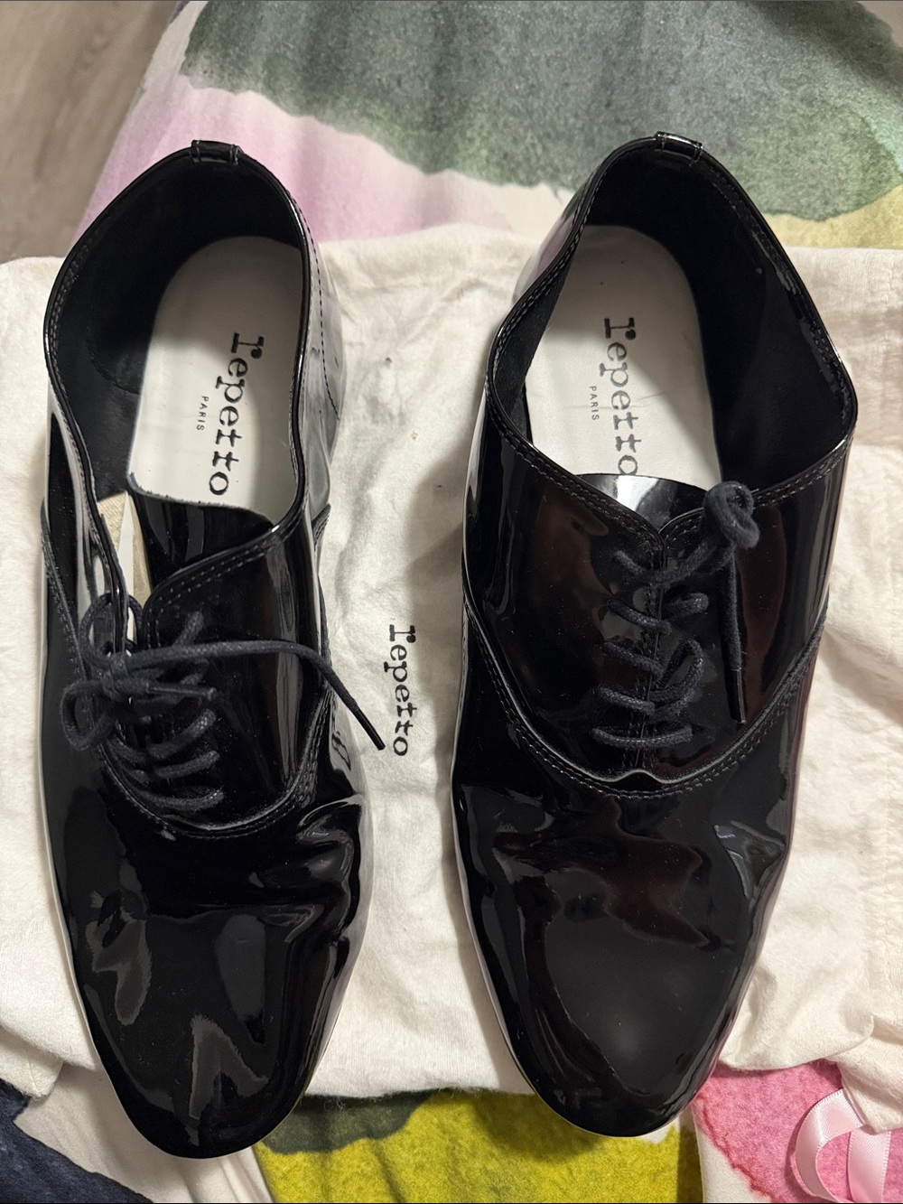 Repetto Black Patent Leather Lace-Up Oxfords - Shiny Finish